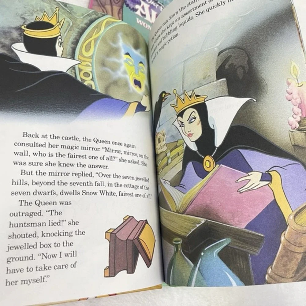2 Books - Snow White and‎ the Seven Dwarfs / Alice In Wonderland Disney Vintage